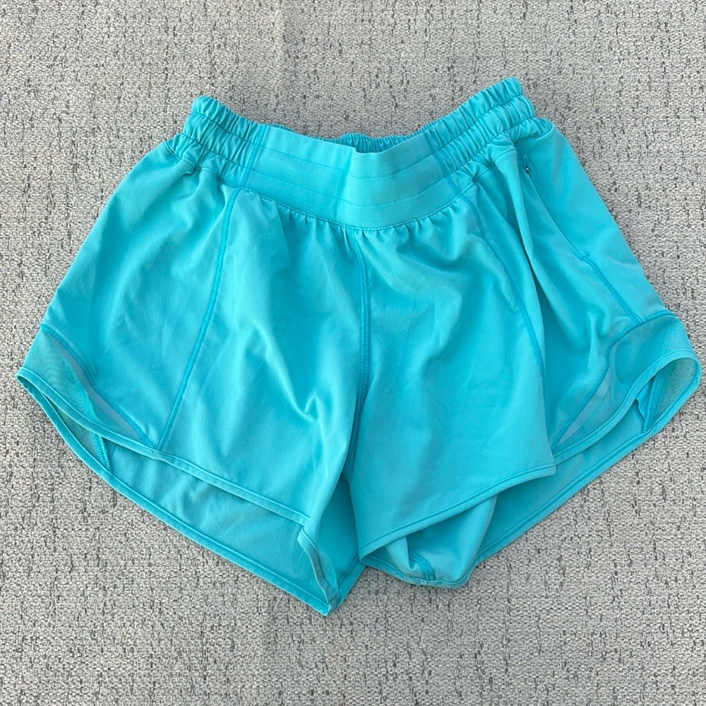 Lululemon Hotty Hot shorts NO LINER!! Size 4 tidewater teal color